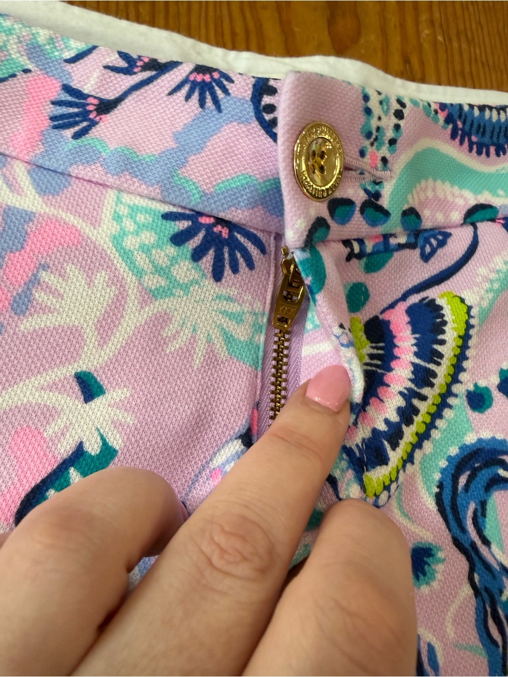 Lilly Pulitzer Scalloped Women's Shorts - Picture 3 of 7